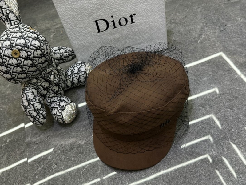 CHRISTIAN DIOR